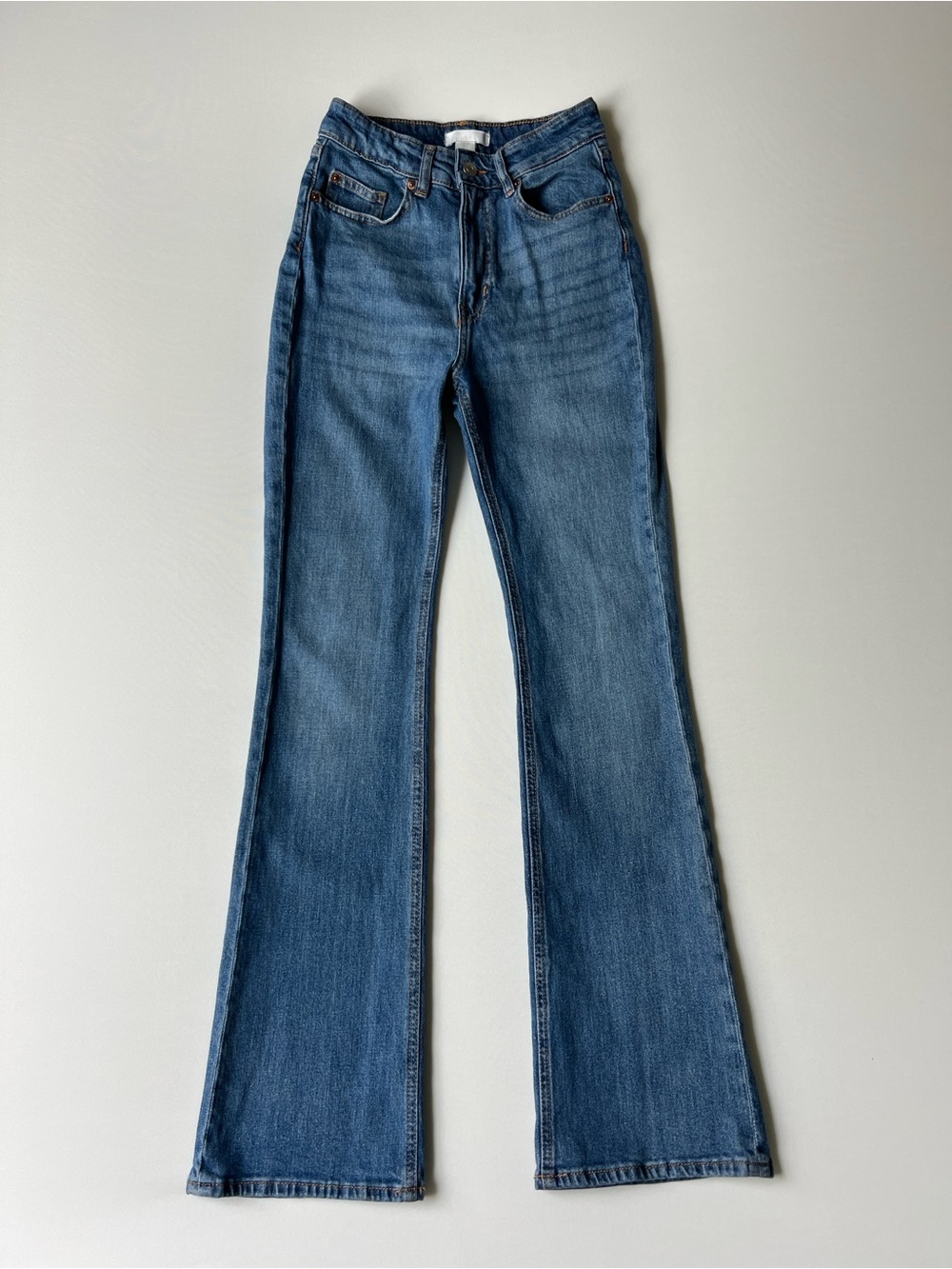 H&M Blue Flare Jeans — Classic Mid Wash